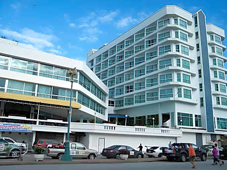 Viangtak Riverside Hotel