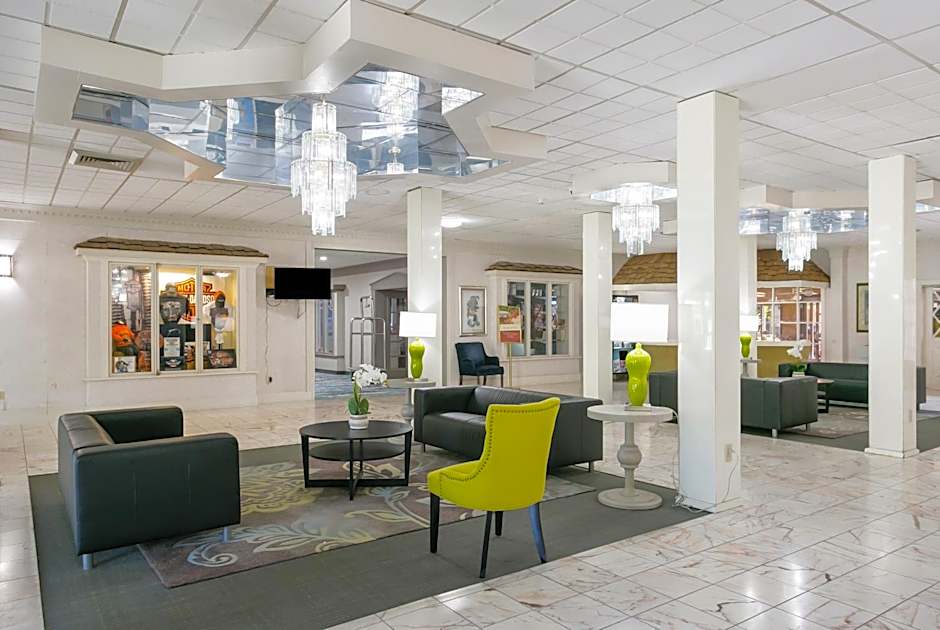 Eisenhower Hotel and Conference Center