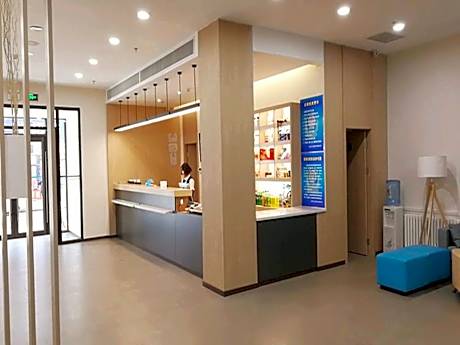 Hanting Hotel Shenyang Liming Square Metro Station