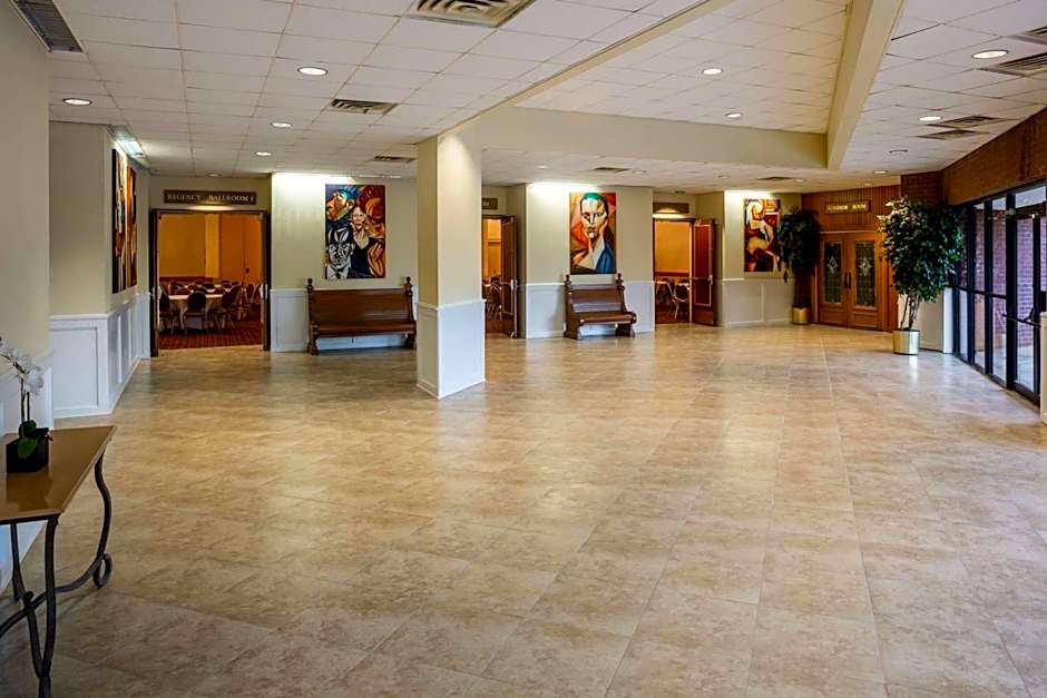 Days Inn & Suites by Wyndham Tallahassee Conf Center I-10