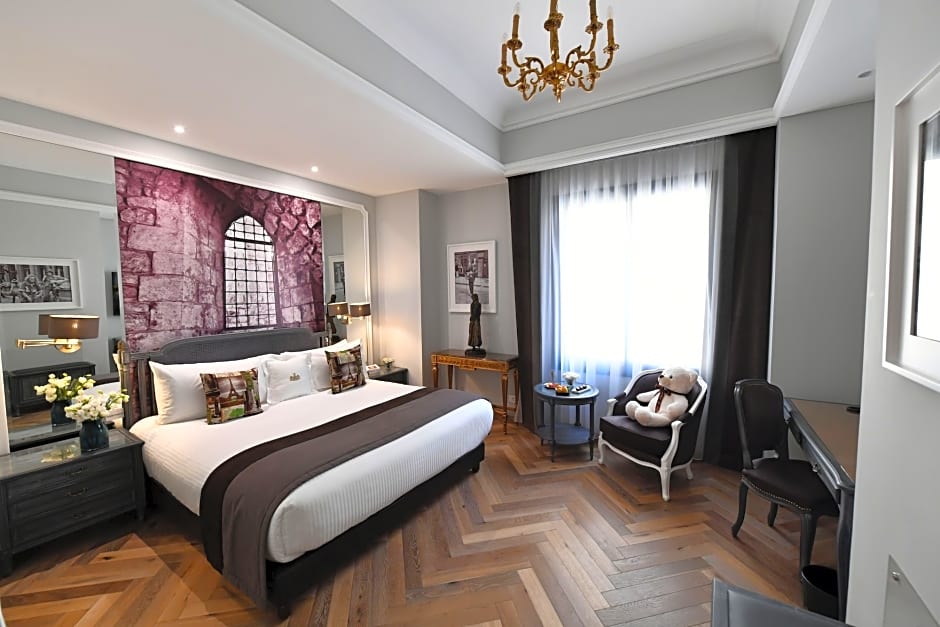 Le Bristol Hotel