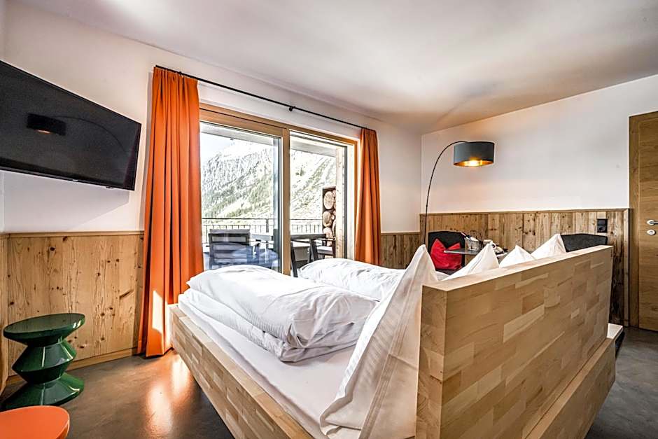 Mondschein Hotel & Chalet Ski-In Ski-Out Luxus am Arlberg