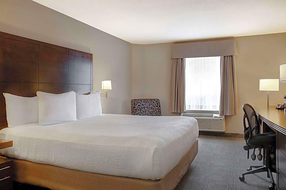 Days Inn by Wyndham Medicine Hat