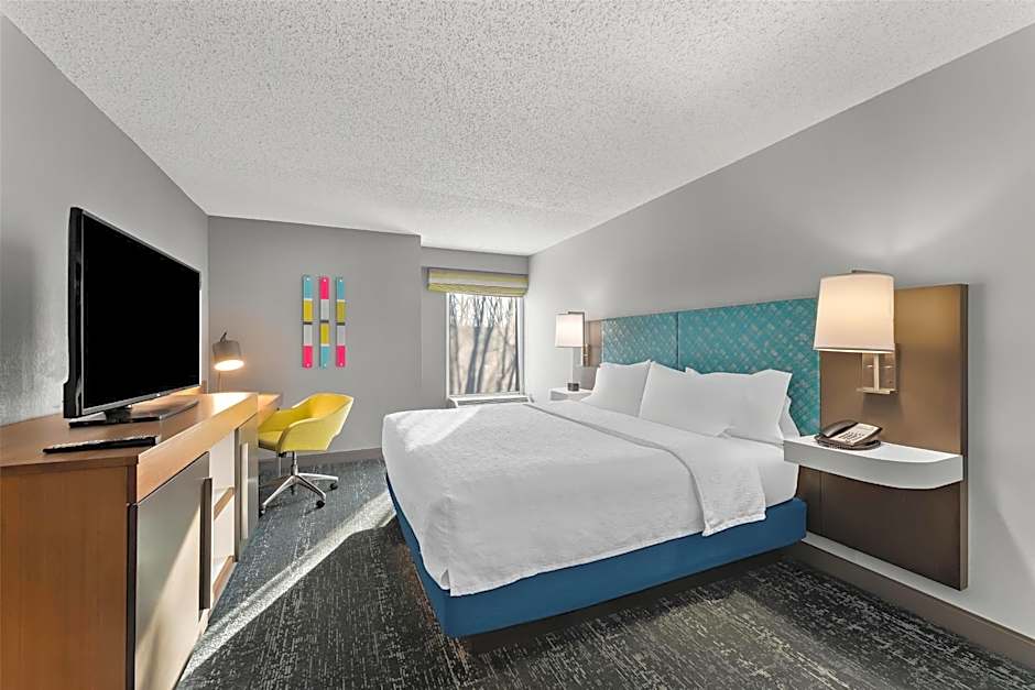 Hampton Inn By Hilton & Suites Newtown