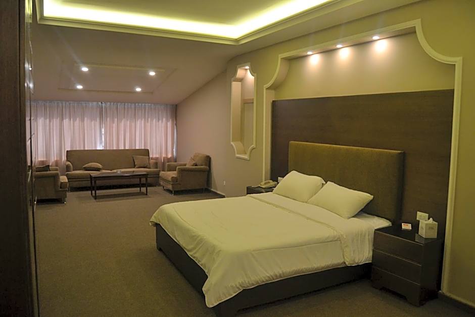 Platinum Hotel