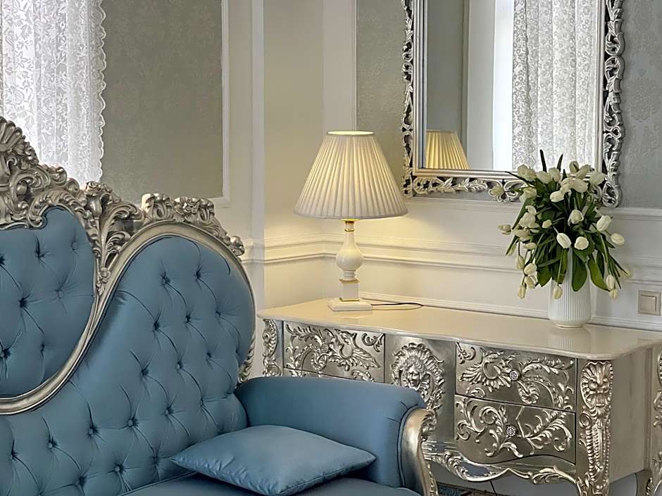 Royal Grand Hotel