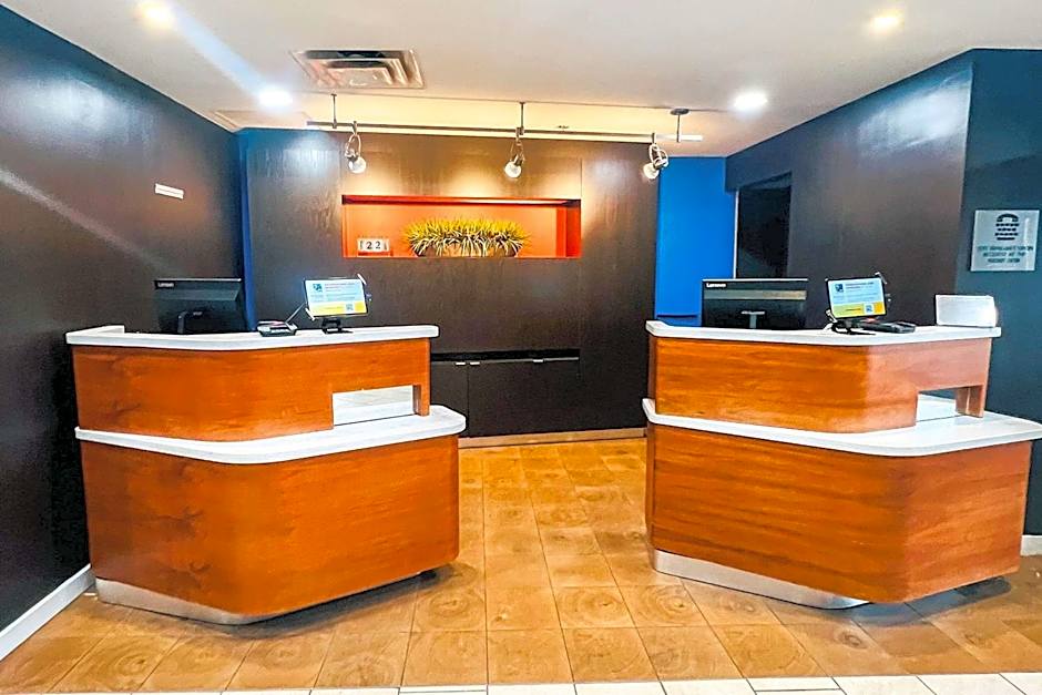 Country Inn & Suites by Radisson, Columbus-Edinburgh