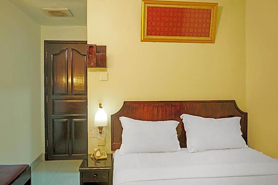 Collection O 92690 Hotel Limas