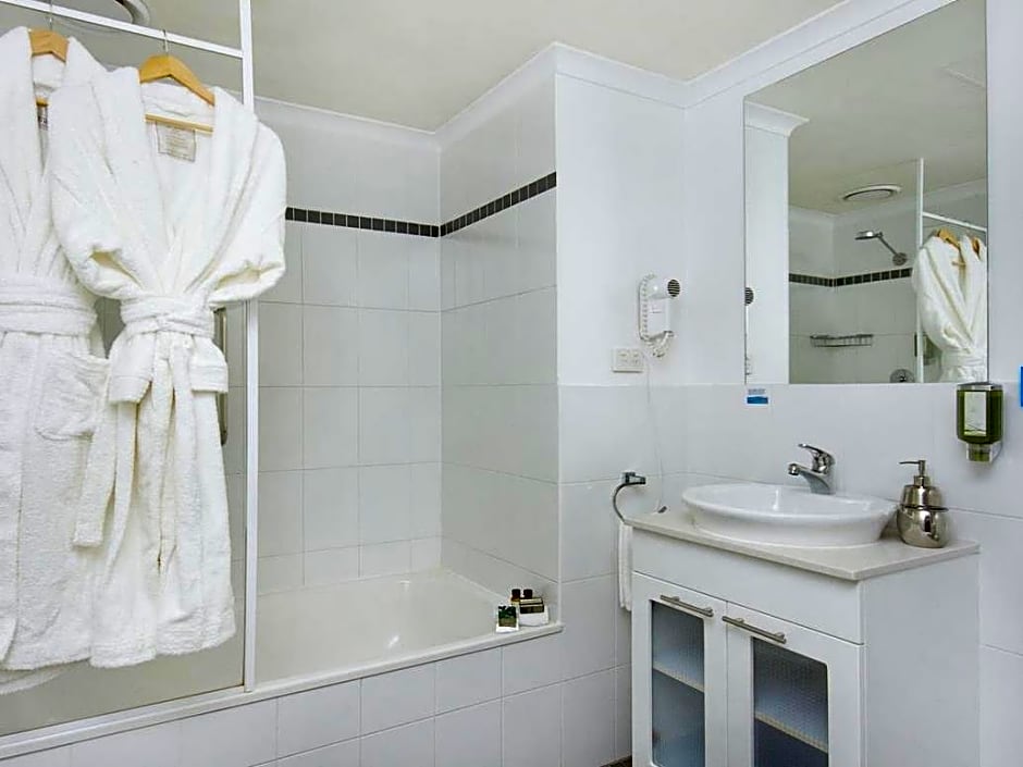 Pacific Suites Canberra