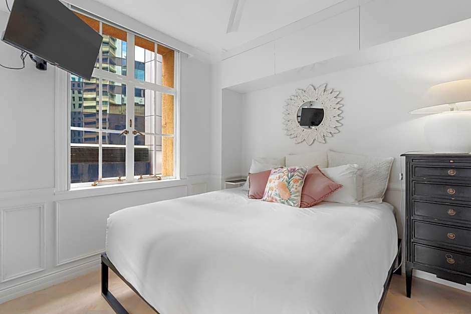 ULTIQA Rothbury Hotel