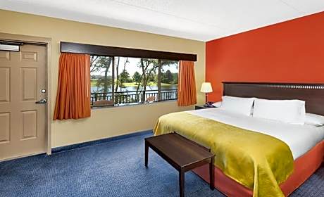 Superior King Suite - Non-Smoking