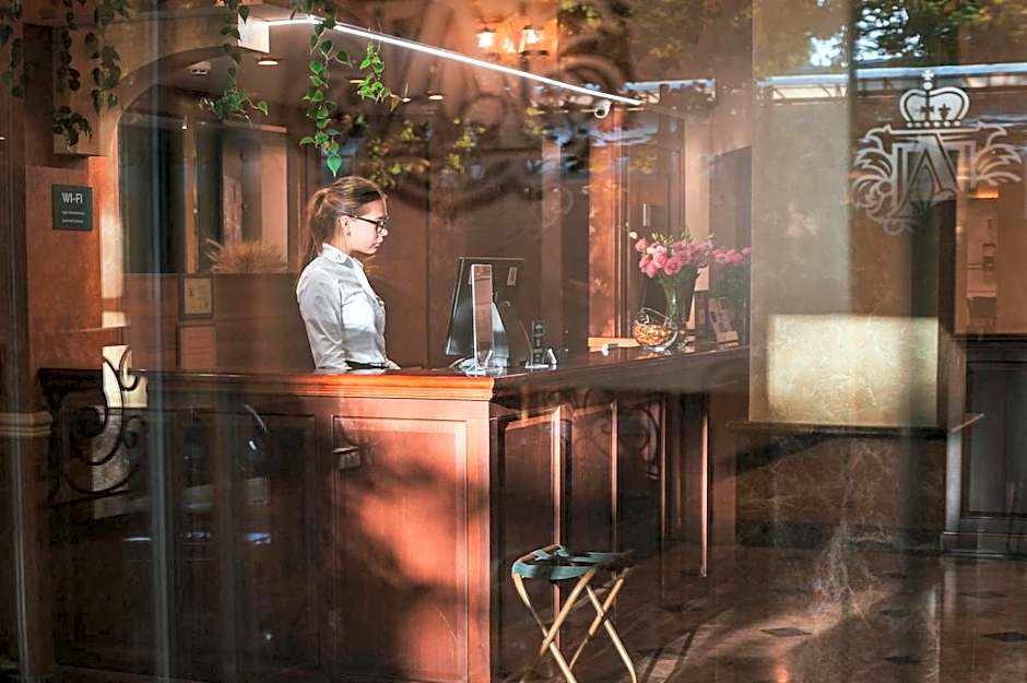 Alexandrovskiy Hotel