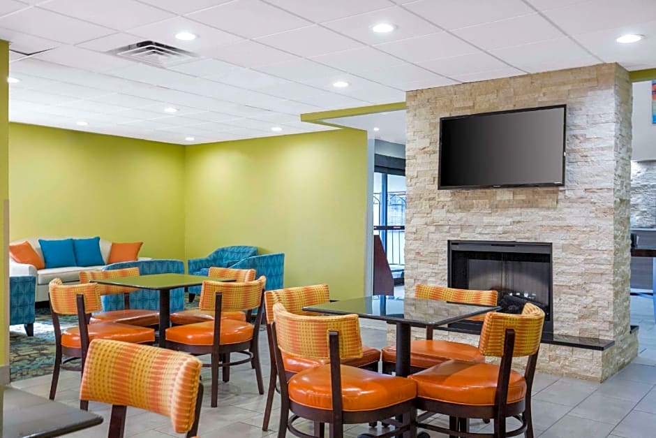 Quality Inn & Suites Arnold – St Louis – Arnold, MO