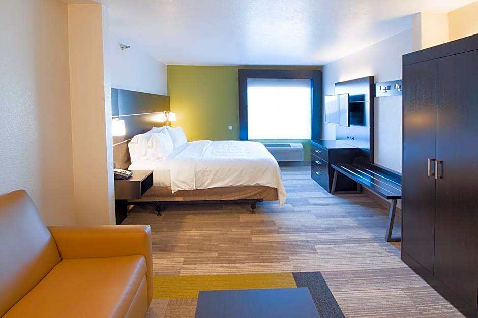 Holiday Inn Express & Suites Worthington By IHG