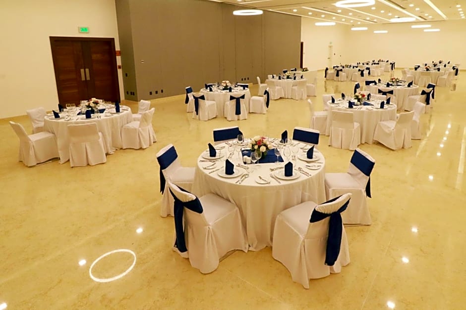 Holiday Inn & Suites Puerto Vallarta Marina & Golf By IHG