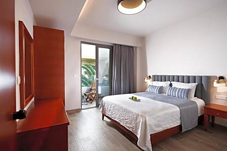 Two-Bedroom Apartment - Split Level