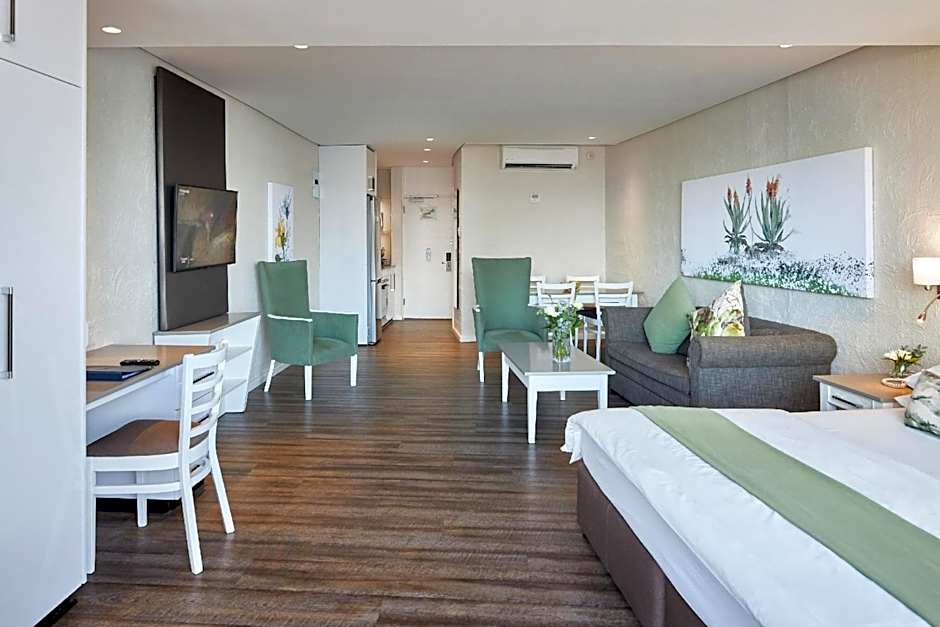 Photo 1 of 7 of Studio, Balcony