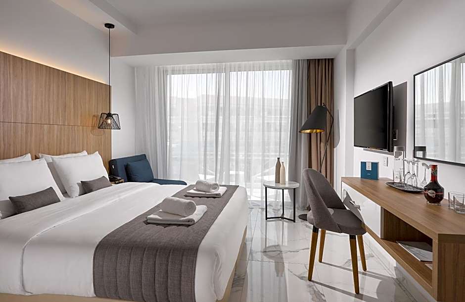 The Blue Ivy Hotel & Suites