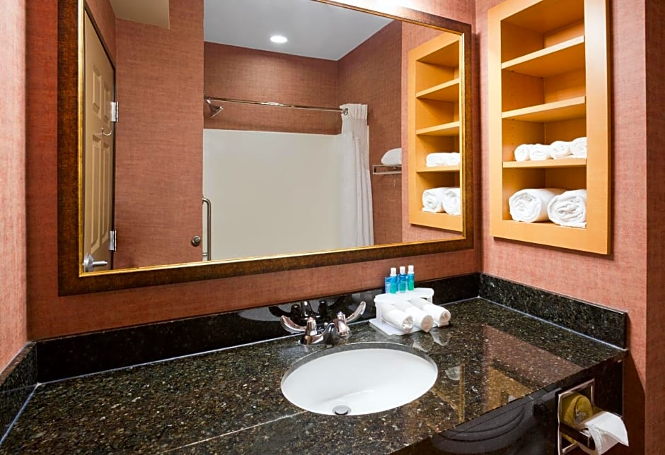 Holiday Inn Express Hotel & Suites Brainerd-Baxter By IHG