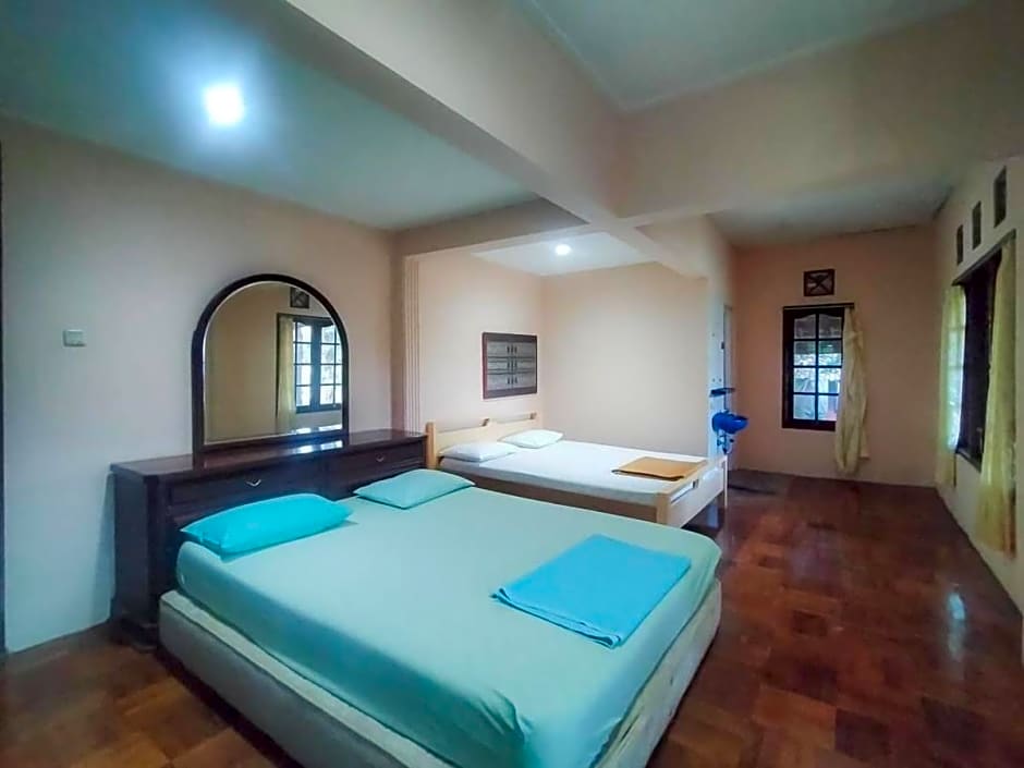 Villa Batu Tua Puncak RedPartner – Bogor, PA