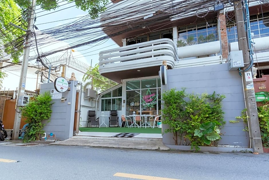 420 Hostel - Ekkamai Buds & Beds