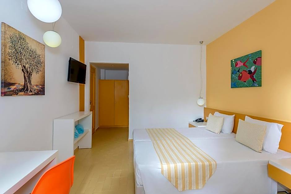 Zeus Hotels Palm Beach