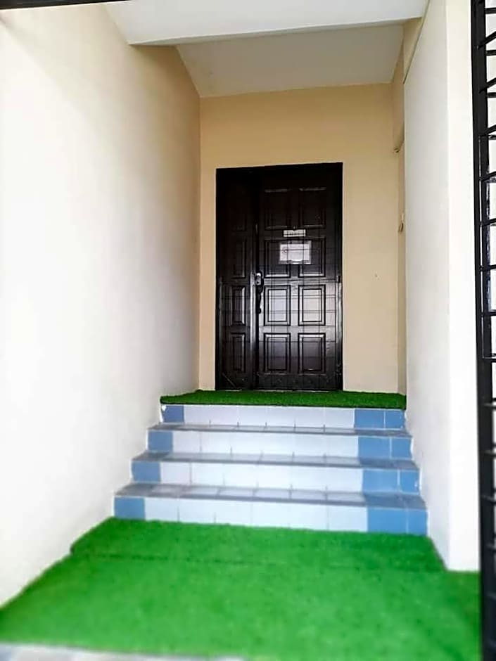 3 Rooms 10 pax VKA near LRT Axiata Bkt-Jalil IMU APU