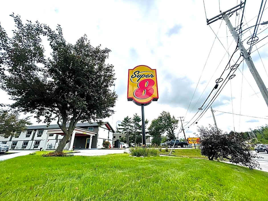 Super 8 by Wyndham Lewiston Auburn Area