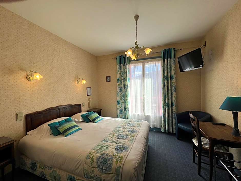 Hôtel Restaurant Le Grillon