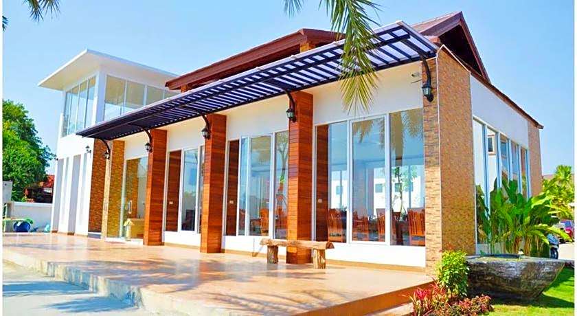 Chaophayathara Riverside Hotel