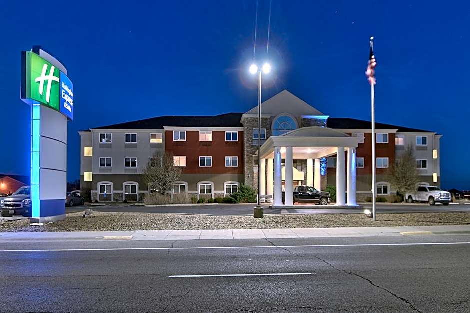 Holiday Inn Express & Suites Portales By IHG