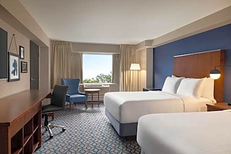 2 Queen Beds, Accessible, City View (Mobility, Roll-In Shower), Non-Smoking