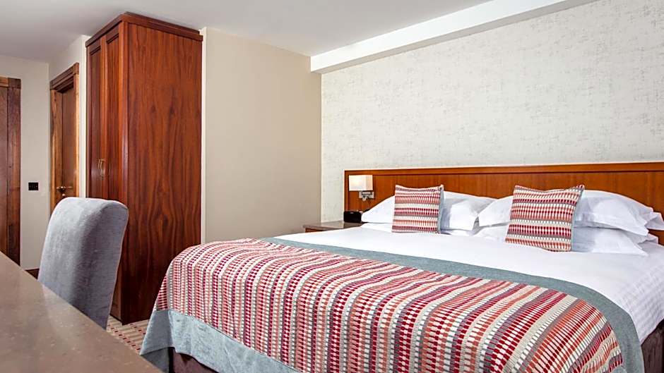 The Stormont Hotel