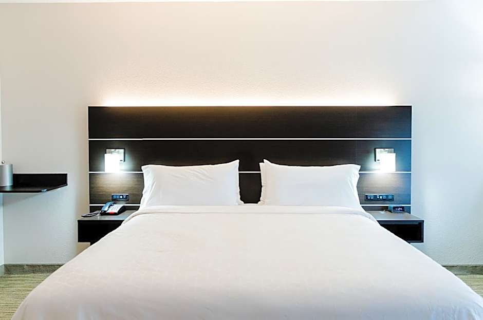 Holiday Inn Express Hotel & Suites Greenville By IHG