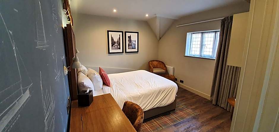 The Boathouse Inn & Riverside Rooms