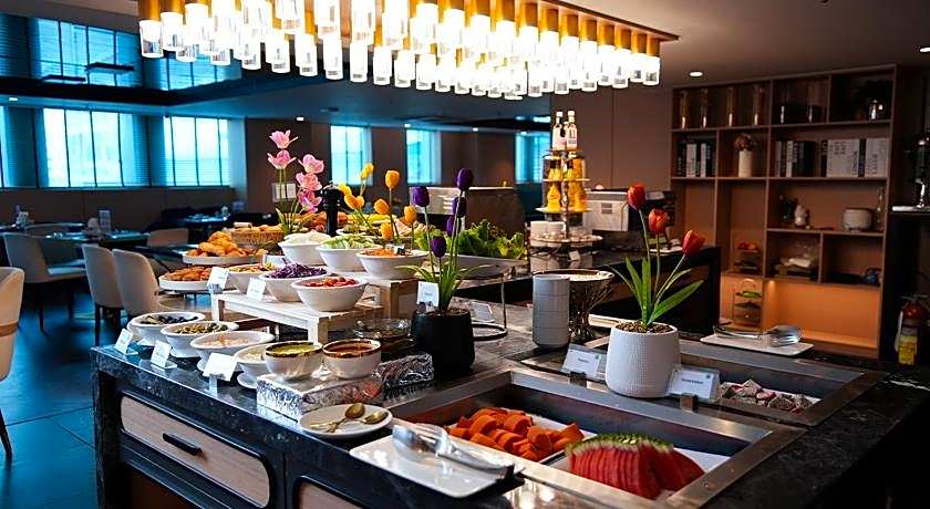 Ramada by Wyndham Bangkok Sukhumvit 11