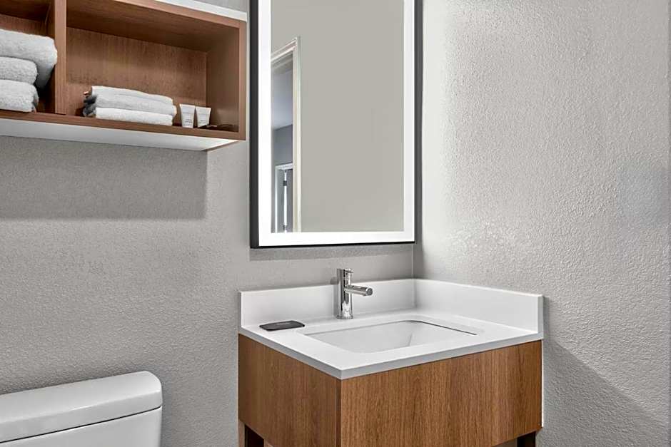 Hawthorn Extended Stay by Wyndham DFW Airport North