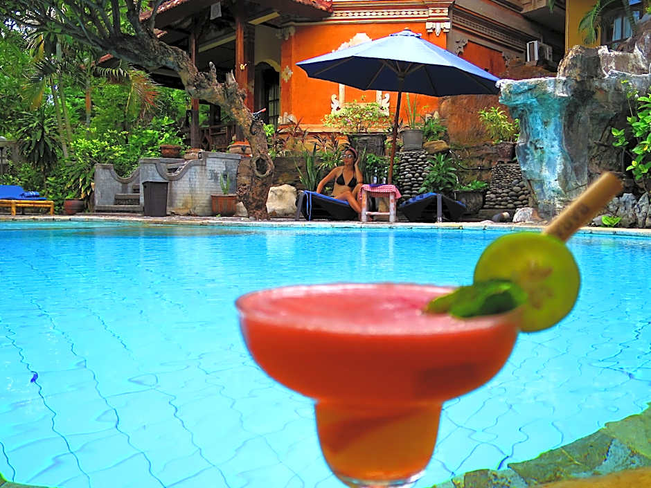 Amed Cafe & Hotel Kebun Wayan