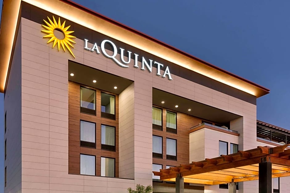 La Quinta Inn & Suites by Wyndham Santa Rosa Sonoma