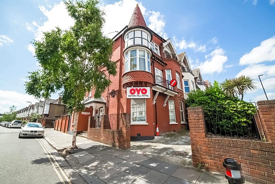 OYO TamTam Acton Hotel