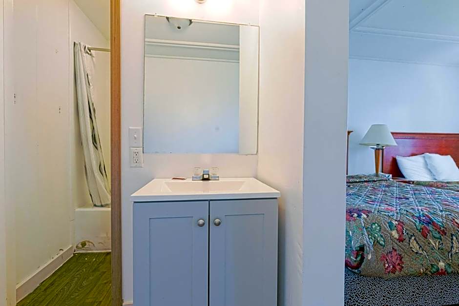 Country Hearth Inn & Suites By OYO Sturgis