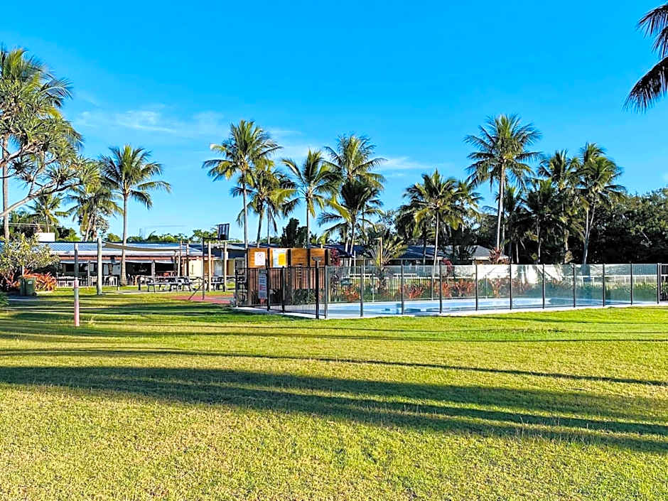 Sarina Beach Motel