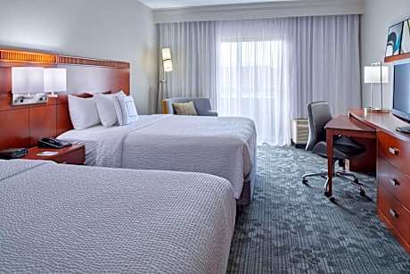 Hearing Accessible Guestroom Two Queens