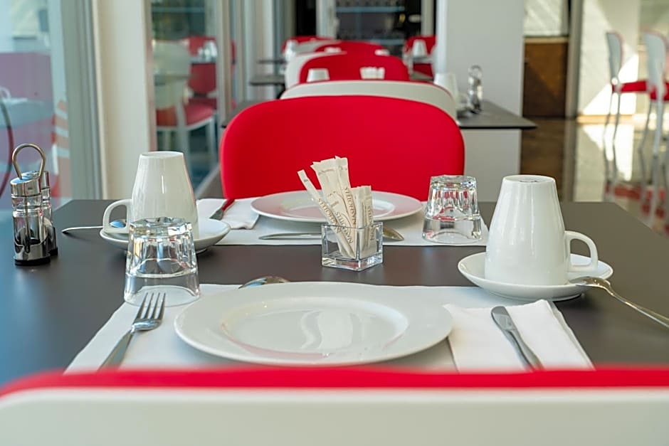 Nash Pratik Hotel