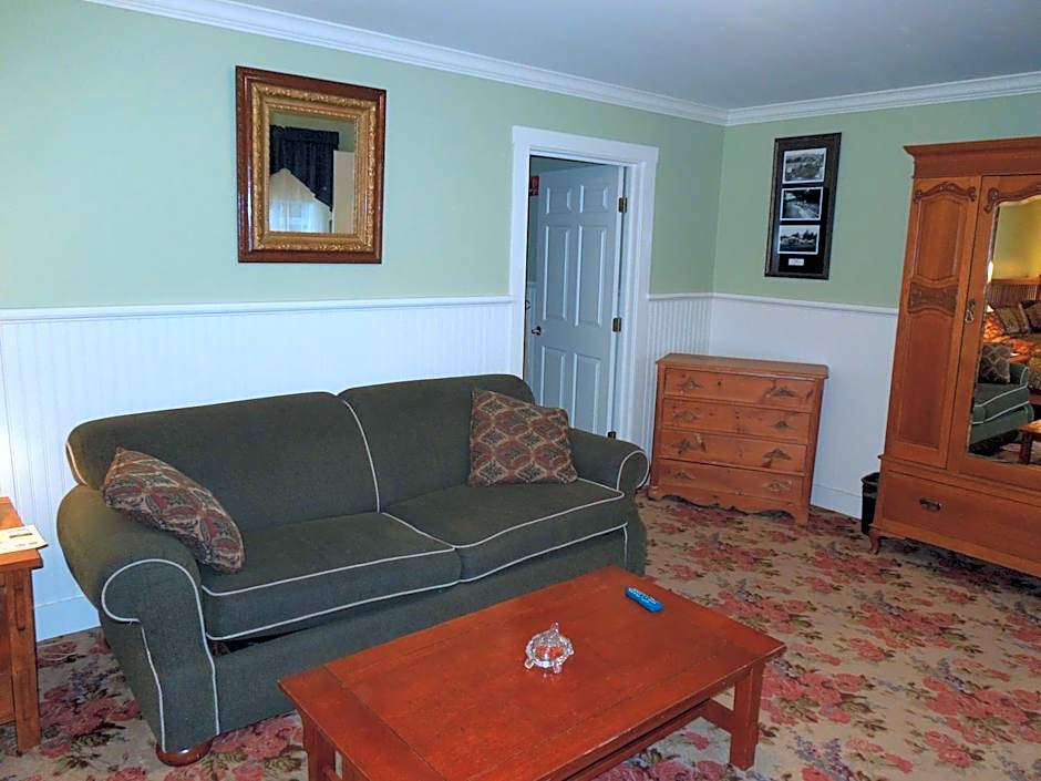 Kearsarge Inn