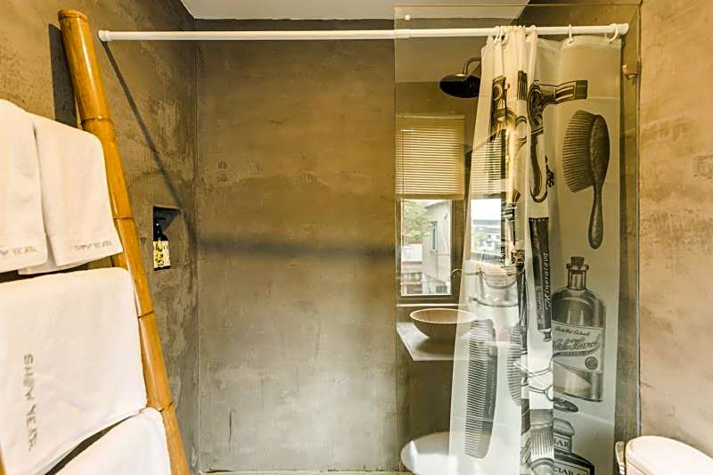 Show Year Reminiscence Hotel