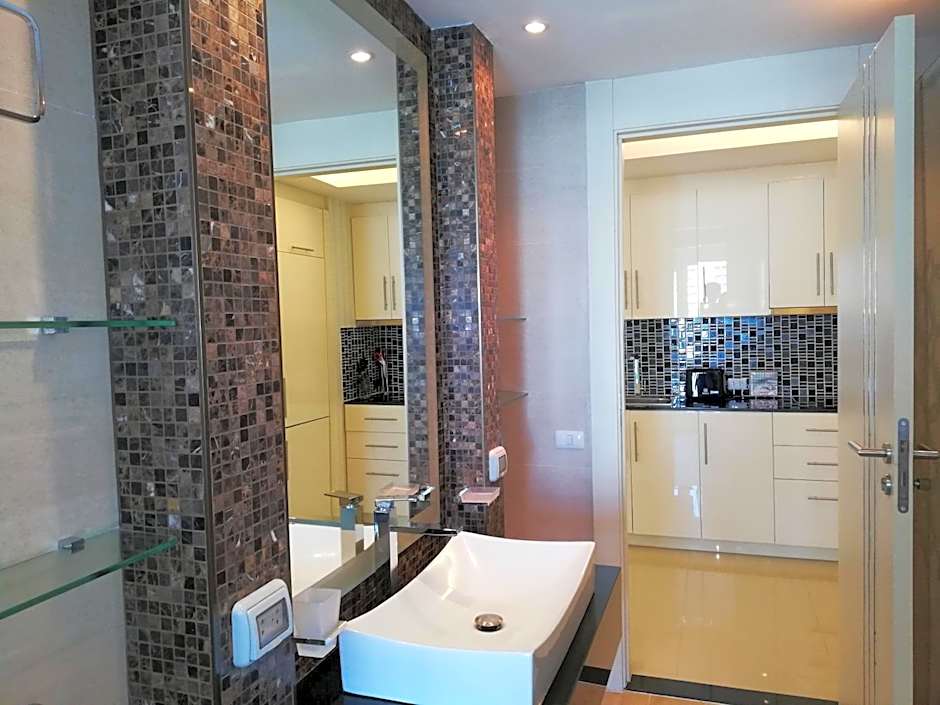 Cosy Beach View Apartments