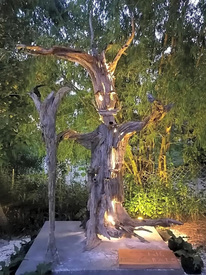 Nakabalo Guesthouse & Restaurant