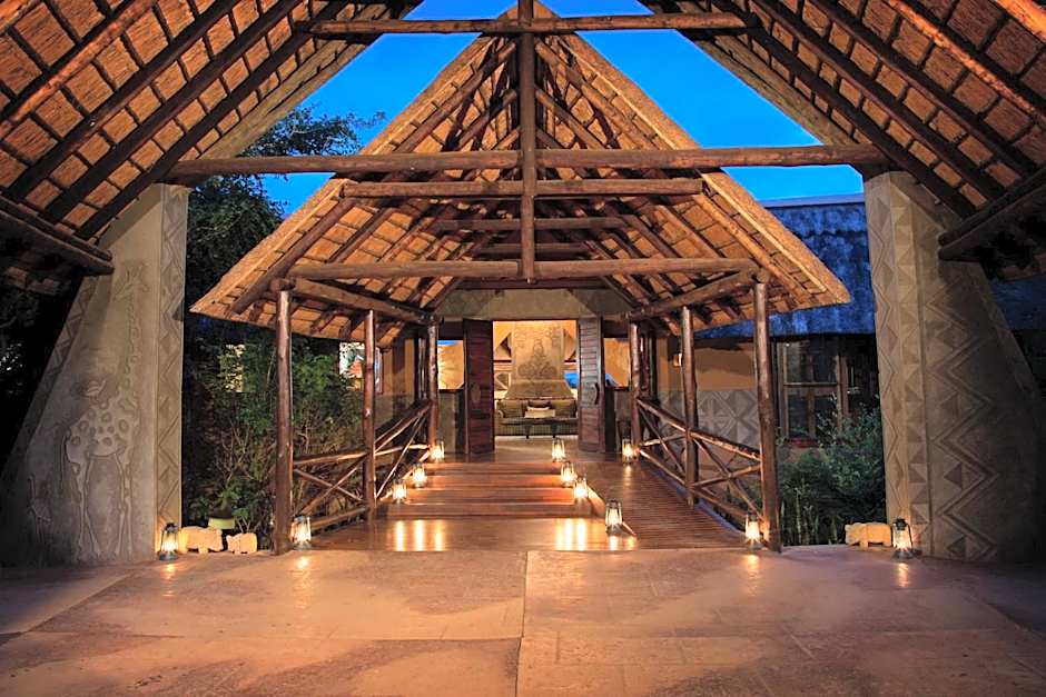 Lukimbi Safari Lodge