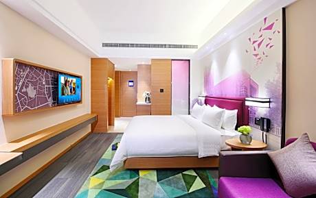 Superior King Room with Lakeview